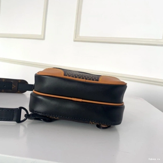 BAG NIGO AMAZONE SLING LOUIS VUITTON 0717